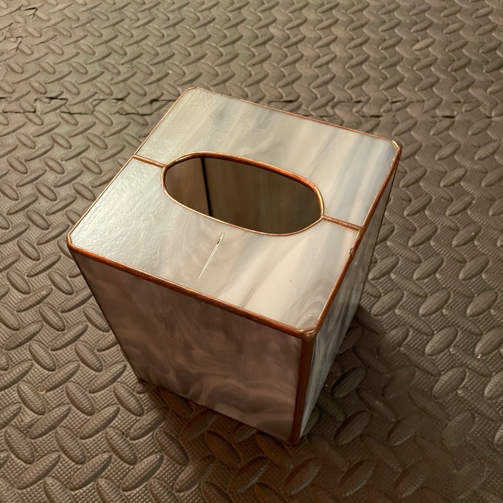 Marble seashell tissue box holder